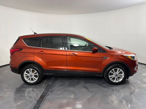 Used 2019 Ford Escape SE FWD image 4