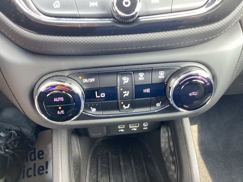 Used 2022 Chevrolet TrailBlazer LT w/ Convenience Package AWD/4WD image 23