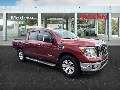 Used 2017 Nissan Titan SV RWD image 7
