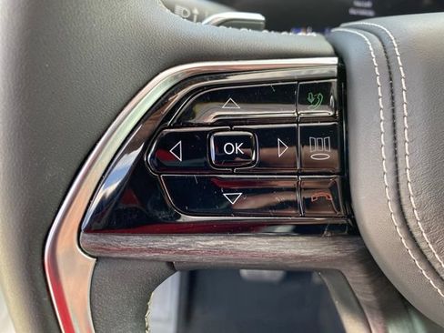 Used 2023 Jeep Grand Cherokee L Overland w/ Luxury Tech Group IV AWD/4WD image 23