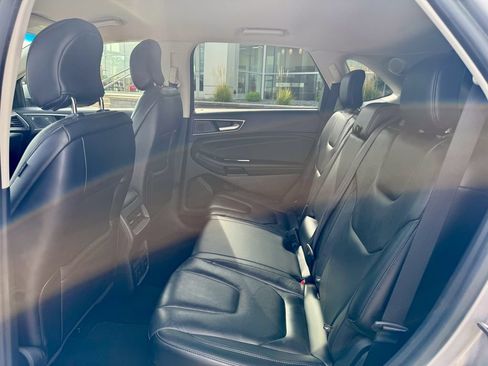 Used 2019 Ford Edge Titanium AWD/4WD image 12