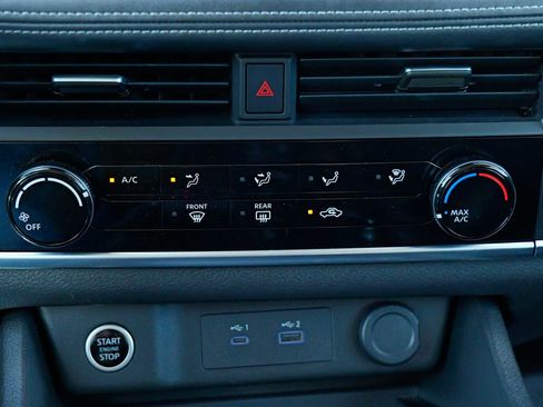 Used 2023 Nissan Rogue S image 17