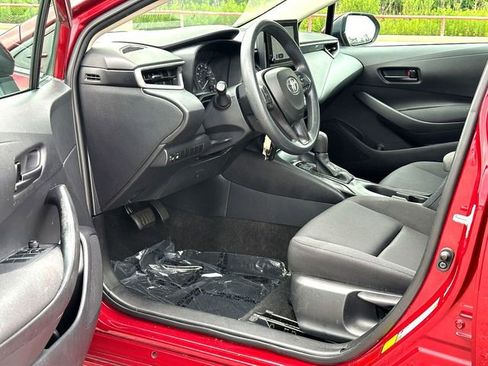 Used 2023 Toyota Corolla LE FWD image 10