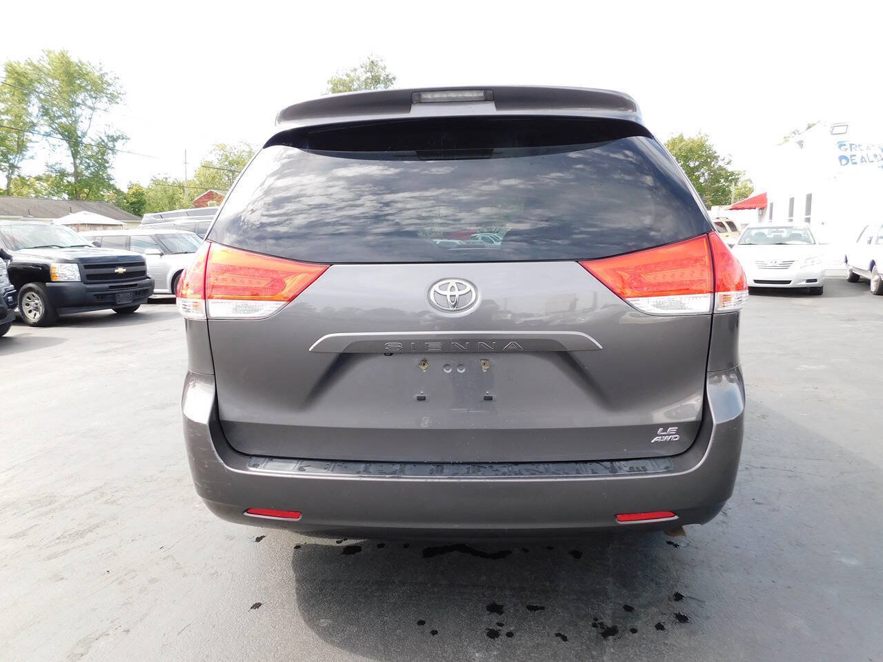 Used 2012 Toyota Sienna LE w/ Towing Pkg AWD/4WD image 14