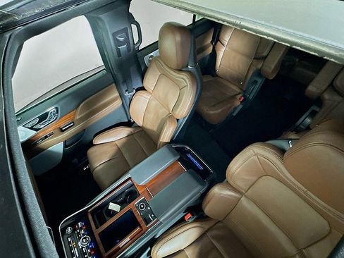 Used 2024 Lincoln Navigator Reserve AWD/4WD image 14