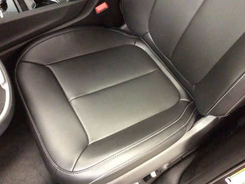 New 2025 Jeep Grand Cherokee L Limited w/ Black Appearance Package image 17