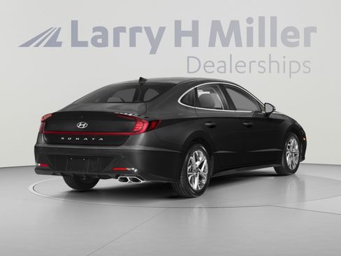Used 2023 Hyundai Sonata SEL FWD image 2