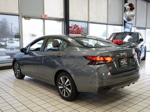 Used 2021 Nissan Versa SV image 5