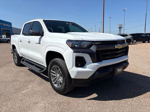 Used 2024 Chevrolet Colorado LT w/ LT Convenience Package II RWD image 8