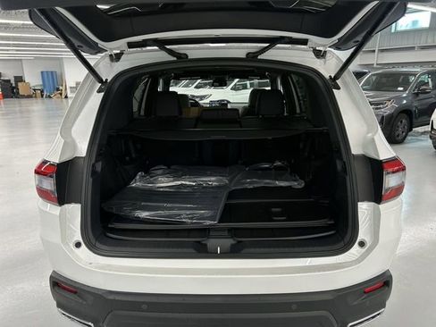 Certified 2025 Honda Pilot Black Edition image 33