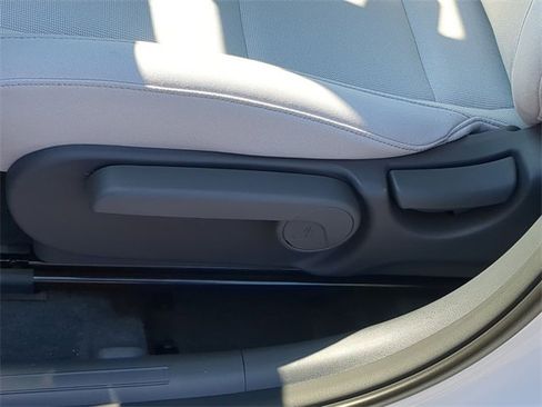 New 2026 Hyundai Kona SE image 12