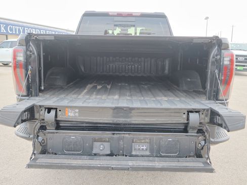 Used 2024 GMC Sierra 2500 AT4X image 22