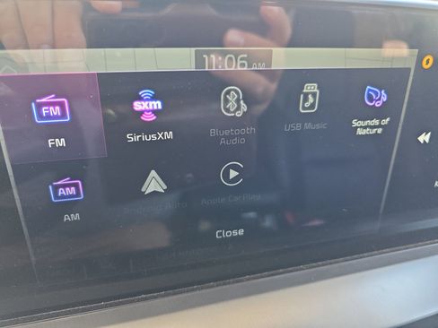 Certified 2025 Kia Telluride LX image 14