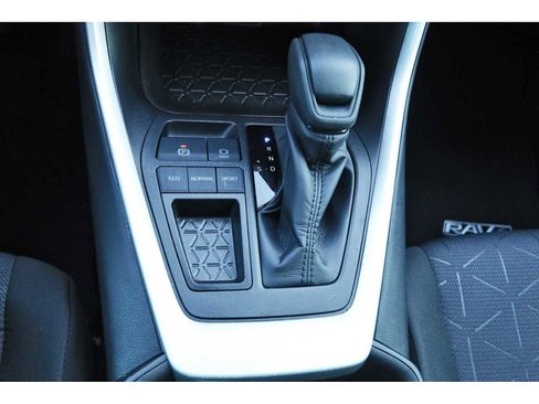 Used 2025 Toyota RAV4 XLE image 25