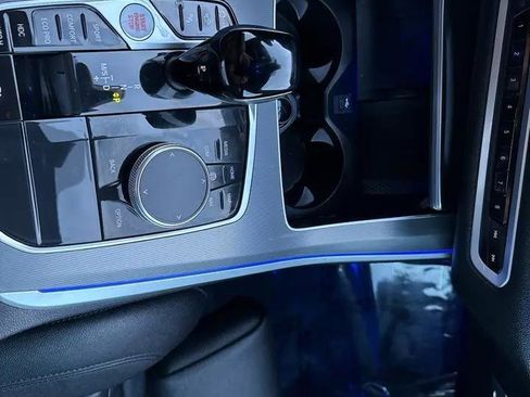 Used 2022 BMW X5 xDrive40i w/ Premium Package image 47