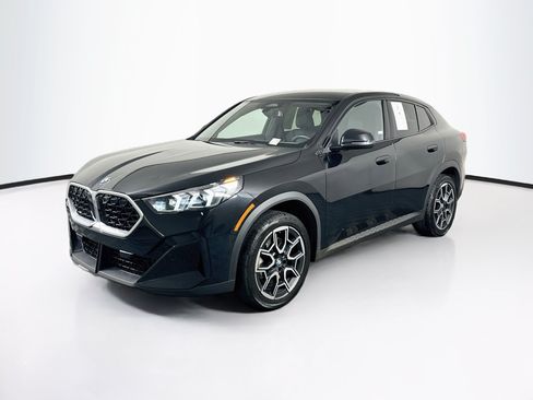 Used 2026 BMW X2 xDrive28i AWD/4WD image 3