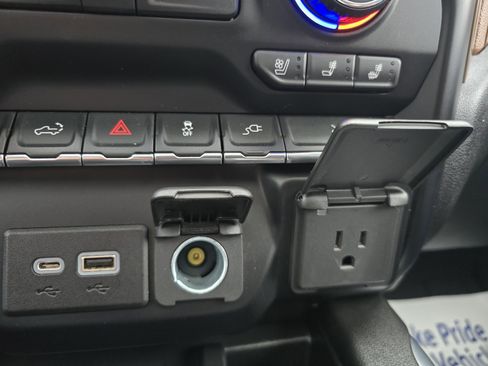 Used 2021 Chevrolet Silverado 1500 High Country w/ Technology Package image 33