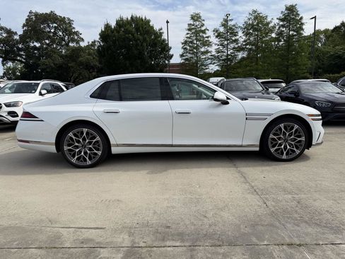 Used 2025 Genesis G90 3.5T AWD/4WD image 30