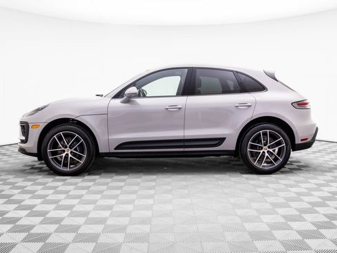 New 2026 Porsche Macan image 2