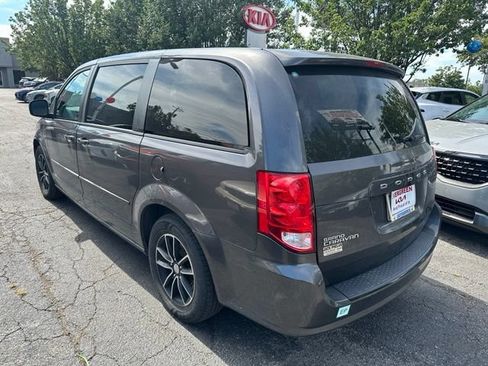 Used 2017 Dodge Grand Caravan SE FWD image 6