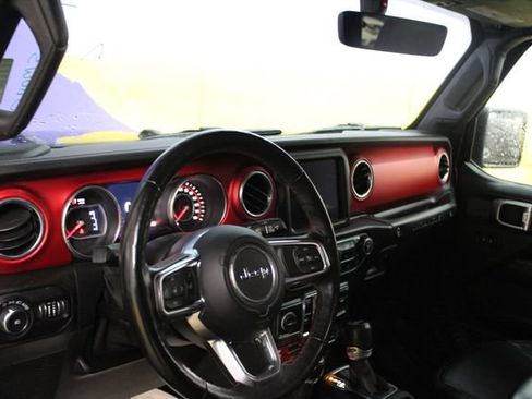Used 2018 Jeep Wrangler Unlimited Rubicon w/ Uconnect 4C Nav & Sound Group AWD/4WD image 12