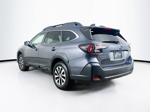 Used 2024 Subaru Outback Premium AWD/4WD image 5