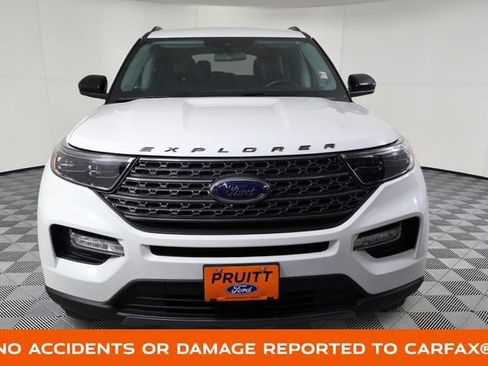 Used 2022 Ford Explorer XLT w/ Equipment Group 202A AWD/4WD image 3