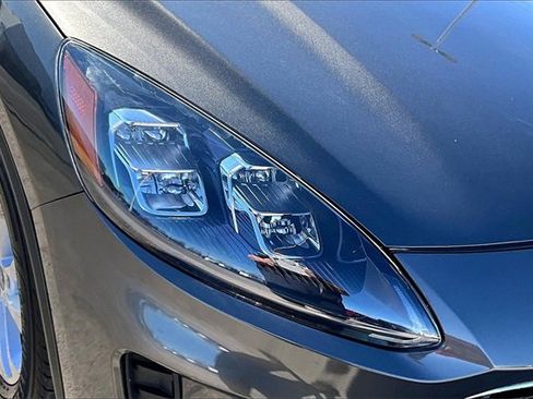 Used 2020 Ford Escape SE image 32