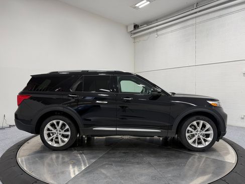 Used 2023 Ford Explorer Platinum w/ Technology Package image 8