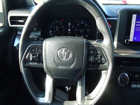 Used 2025 Toyota Tacoma TRD Sport AWD/4WD image 24