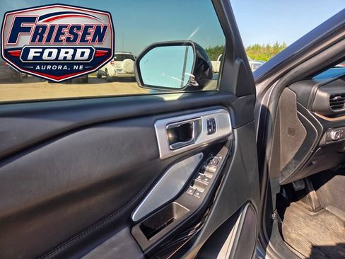 Used 2021 Ford Explorer Platinum w/ Equipment Group 601A AWD/4WD image 10