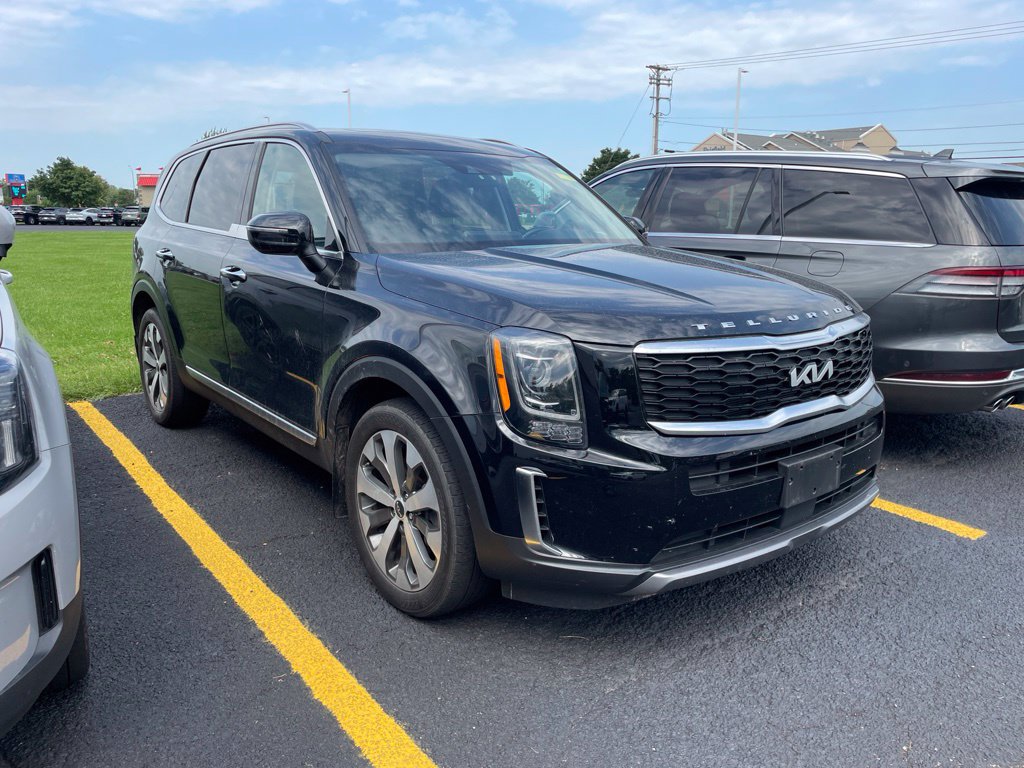 Used 2022 Kia Telluride S FWD image 1