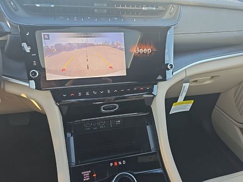 New 2026 Jeep Grand Cherokee Limited image 24