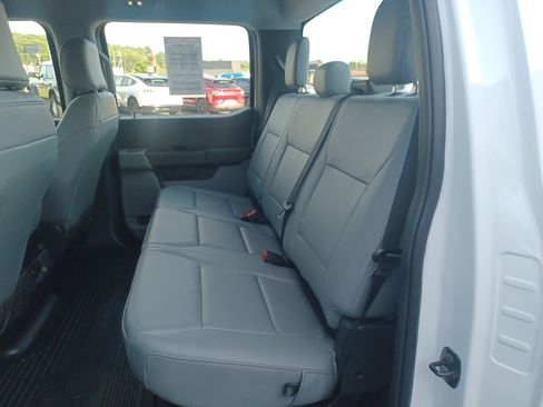 Used 2025 Ford F250 XL w/ XL Chrome Package image 18