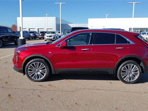 Certified 2024 Cadillac XT4 Premium Luxury image 5