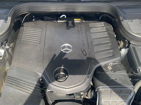 Used 2024 Mercedes-Benz GLS 450 4MATIC image 37