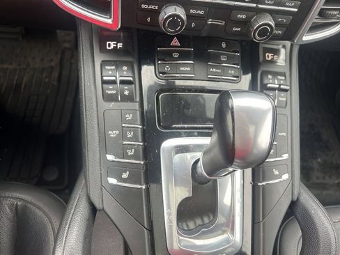 Used 2012 Porsche Cayenne image 26