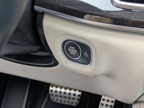 Used 2022 Mercedes-Benz GLS 450 4MATIC image 19