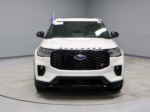 Certified 2025 Ford Explorer ST image 5