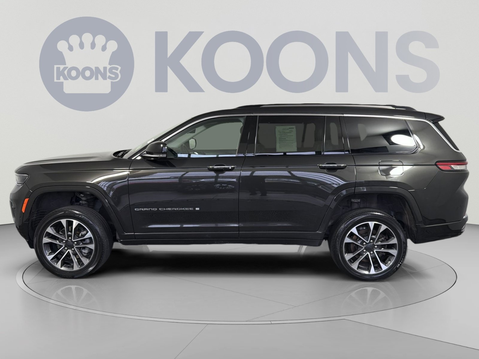 Used 2022 Jeep Grand Cherokee L Overland w/ Luxury Tech Group IV AWD/4WD image 2