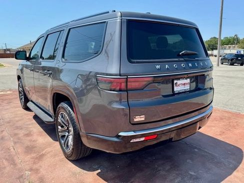 Used 2024 Jeep Wagoneer Series II w/ Flexible Seating Group RWD image 8