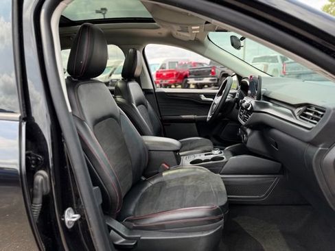Certified 2022 Ford Escape SEL w/ SEL Stealth AWD Package image 16