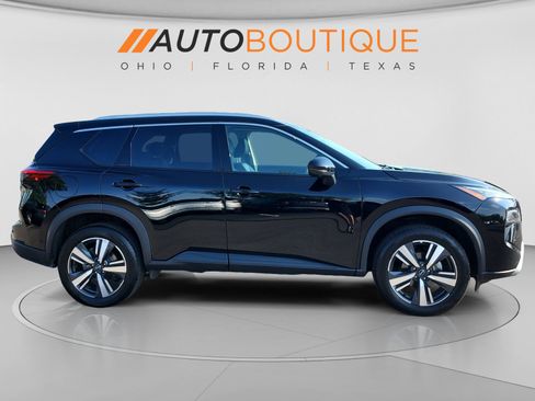 Used 2024 Nissan Rogue SL AWD/4WD image 6