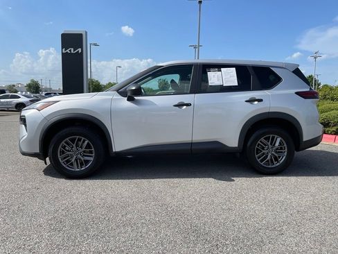 Used 2024 Nissan Rogue S AWD/4WD image 4