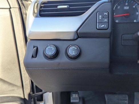 Used 2018 Chevrolet Tahoe LT image 21