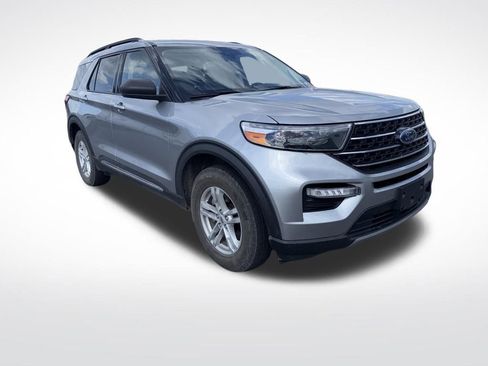 Used 2021 Ford Explorer XLT w/ Equipment Group 202A image 2