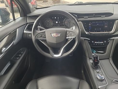 Used 2022 Cadillac XT6 Sport w/ Technology Package image 13