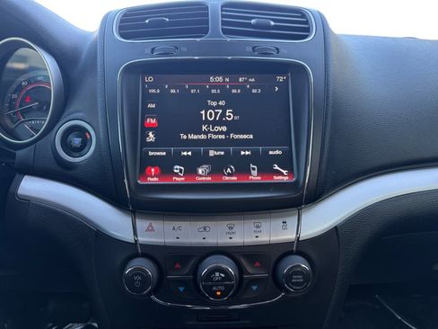 Used 2019 Dodge Journey SE image 12