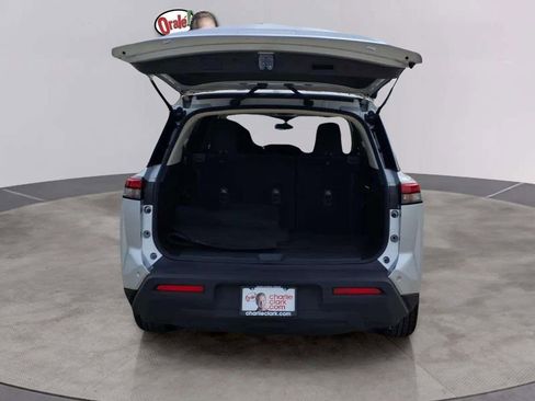 Used 2022 Nissan Pathfinder S FWD image 10