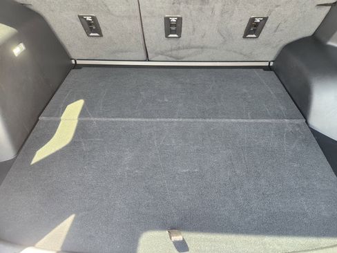Used 2026 Chevrolet Equinox LT FWD image 32